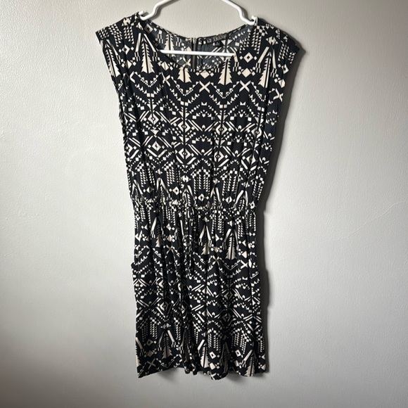 Aztec dress - Picture 2 of 3